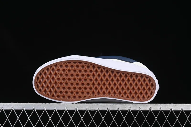 All categories Vans Vans series Vans Low Vans low-top Vans Knu Skool Vans low-top retro casual fat bread shoes VN0009QC377
